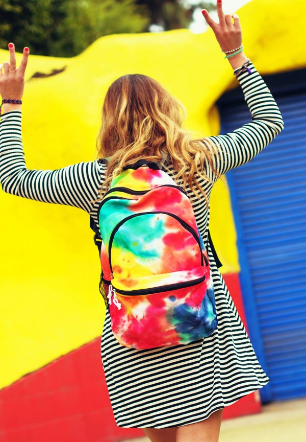 Schultaschen für Teenager selber gestalten – kreative Ideen und einfache Anleitungen bunte ideen regenbogen