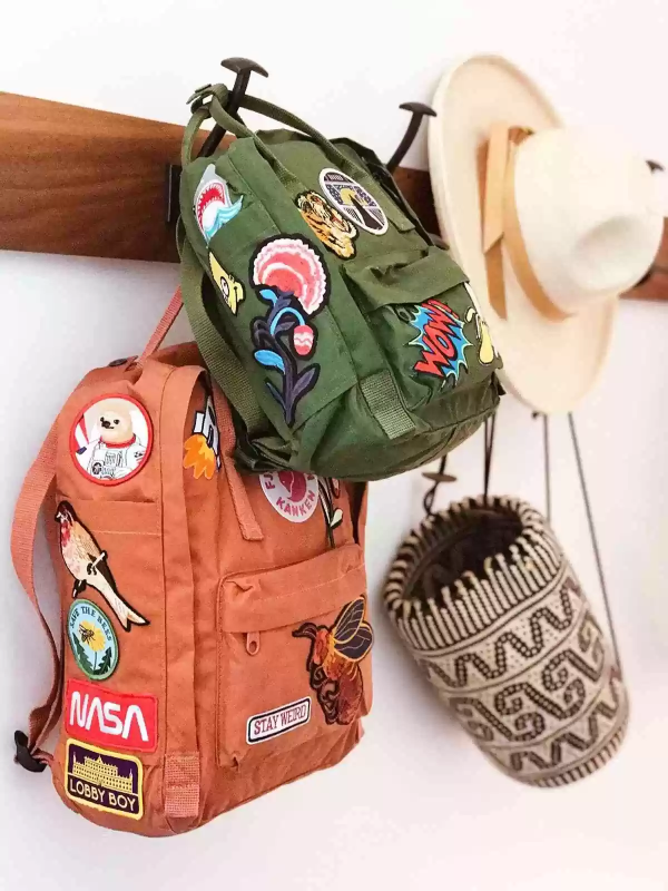 Schultaschen für Teenager selber gestalten – kreative Ideen und einfache Anleitungen flicken ideen bunt diy