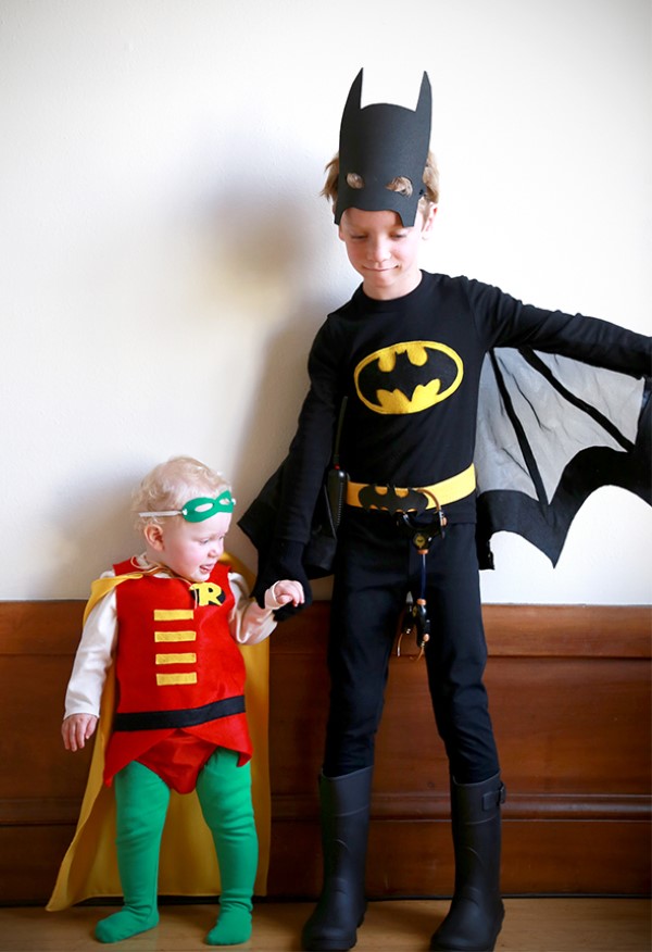 Super Kindheitshelden Ideen für Ihre nächste Kostümparty batman robin geschwister ideen