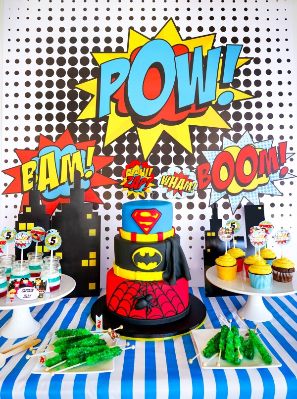 Super Kindheitshelden Ideen für Ihre nächste Kostümparty superhelden buffet torte