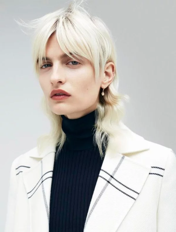 Vokuhila Frisur – die Retro Frisur bleibt auch 2021 hoch im Trend weiße haare farbe