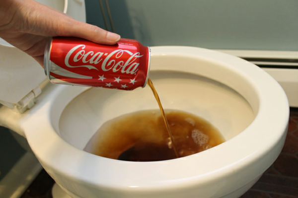 toilette reinigen mit cola
