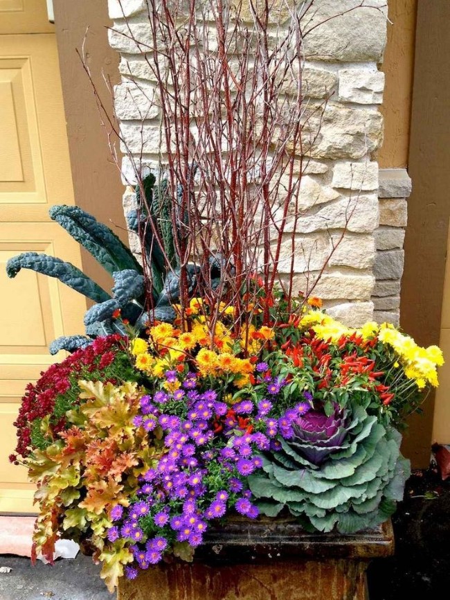 Einen märchenhaften Herbstgarten gestalten – farbenfrohe Ideen und Tipps blumen arrangements vasen