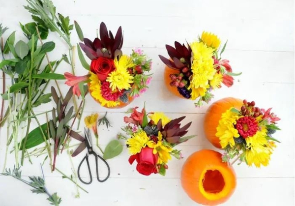 Herbstdeko mit Kürbis DIY Kürbis-Vase Anleitung