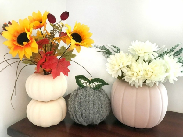 Herbstdeko mit Kürbis DIY Kürbis-Vase Dekoration