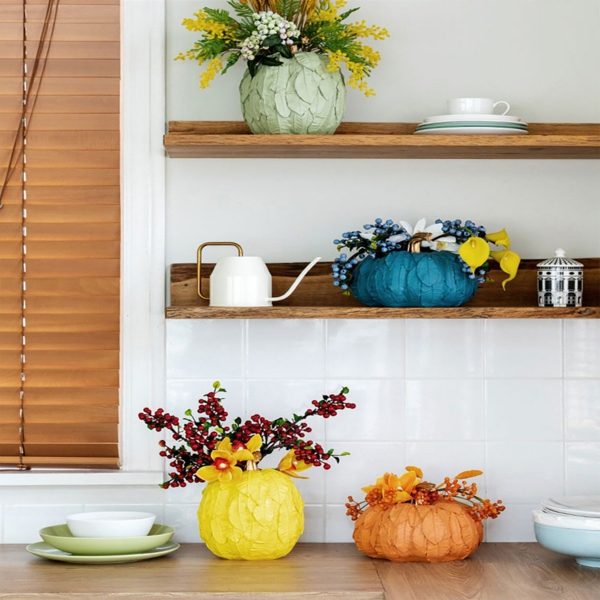 herbstliche Tischdeko Ideen DIY Kürbis Vasen zu Halloween selber machen