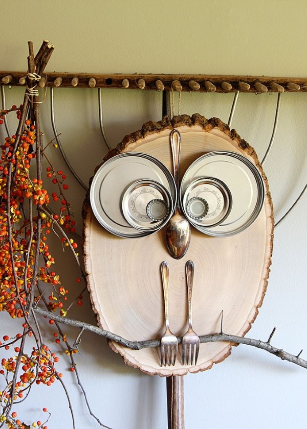 Basteln mit Holzscheiben zum Halloween – kinderleichte DIY Ideen und Anleitung eule deko rustikal vintage