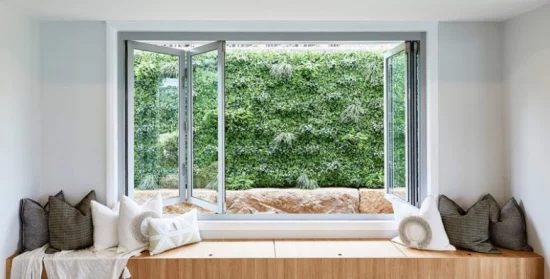 Faltfenster moderne Fensterkonstruktion aus Ornament-oder Strukturglas interessante Lichteffekte