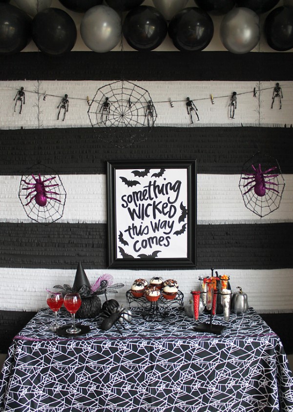 Halloween Buffet – Deko Ideen und Tipps für eine tolle Gruselparty schwarz weiß deko ideen spinnen