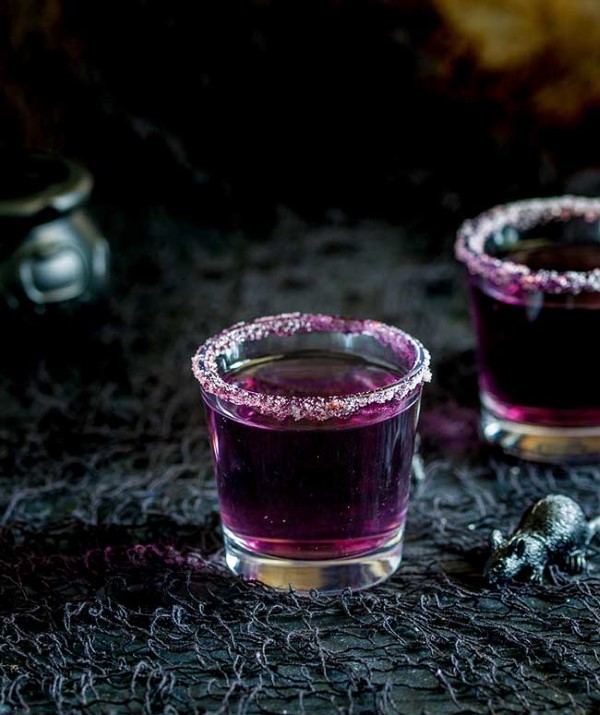 Halloween Getränke – 3 alkoholfreie Rezeptideen für eine tolle und nüchterne Party lila getränk hexen