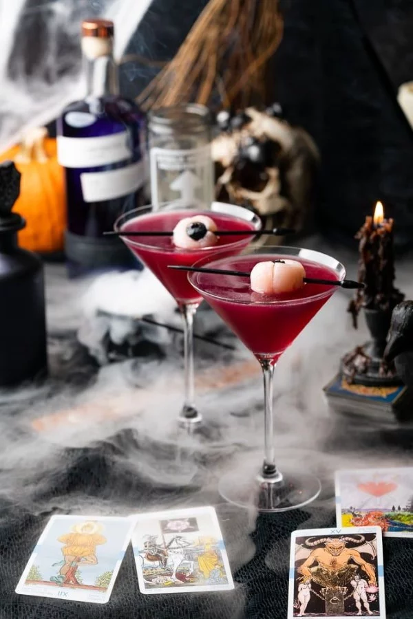 Halloween Getränke – 3 alkoholfreie Rezeptideen für eine tolle und nüchterne Party rot blut vampire deko