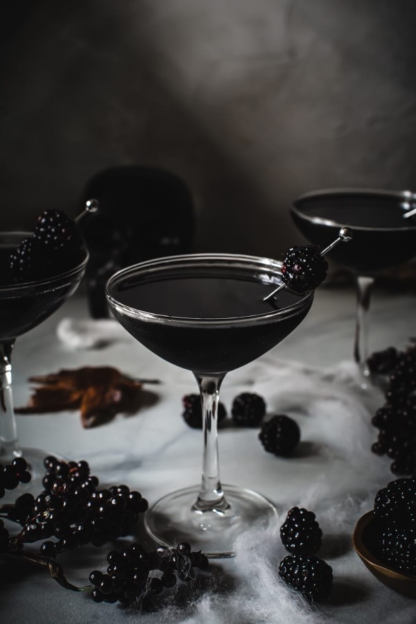 Halloween Getränke – 3 alkoholfreie Rezeptideen für eine tolle und nüchterne Party schwarzes getränk oliven