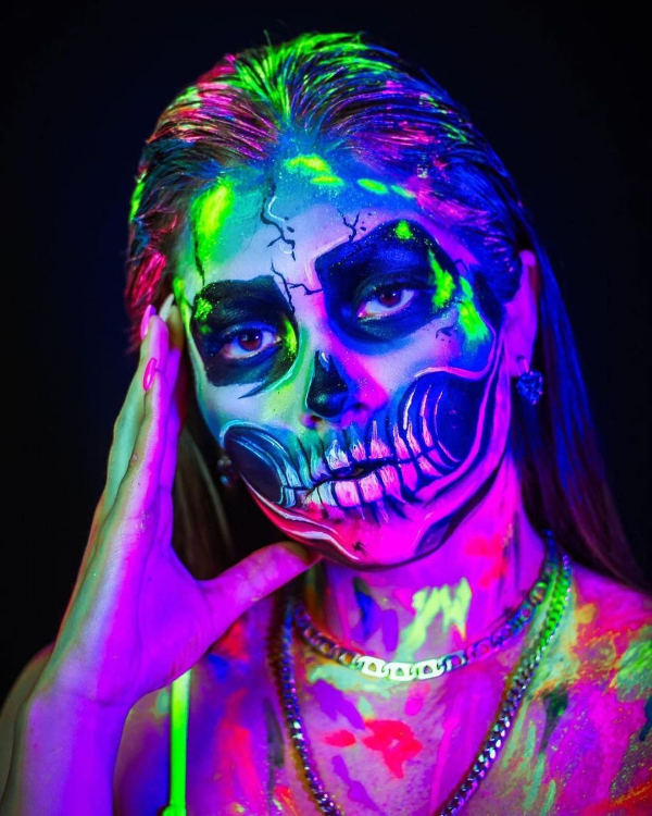Halloween Makeup Ideen und Tipps für Ihr diesjähriges Kostüm ideen mit neon farben