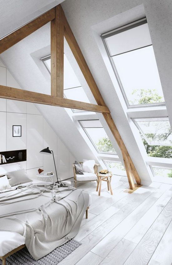 Moderne schräge Dachfenster im Schlafzimmer viel Romantik in den Raum einführen