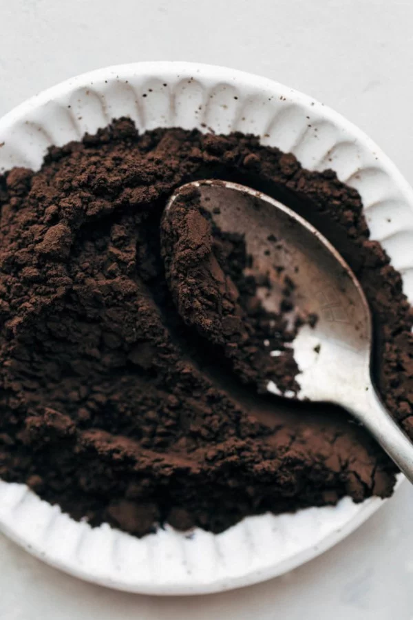 Schwarzer Kakao – wissenswerte Infos und köstliche Rezeptideen pulver schwarz dunkel