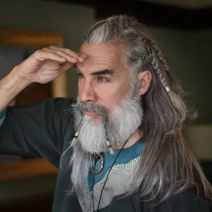 Wikinger Frisuren Männer graue haare 
