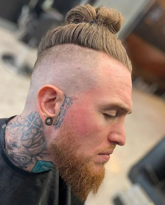 Wikinger Frisuren Männer stark rasiert ohne Übergang 
