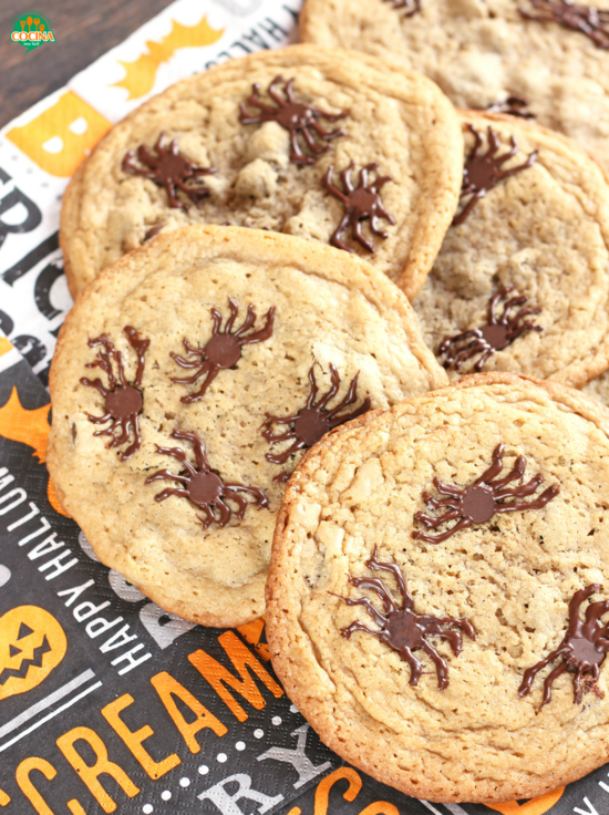 einfache halloween kekse mit spinnen