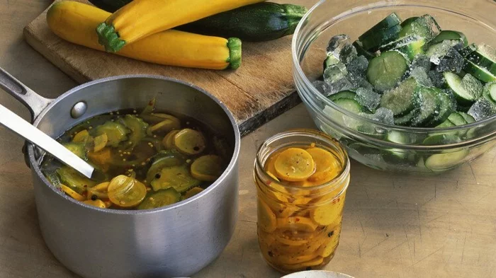 mixed pickles rezept mit gurke und zucchini