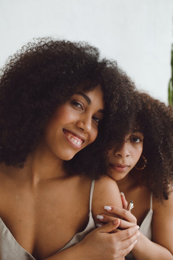 Afro Frisuren im Überblick – Styling Ideen und Pflegetipps natürliche haare hübsch