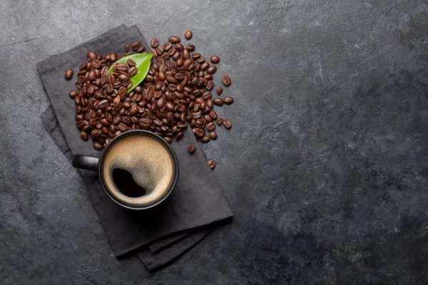 Der Kaffee macht uns nicht nur wach, er kann uns vor einigen modernen Krankheiten schützen. Hier listen wir 10 überraschende Vorteile vom Kaffee trinken auf