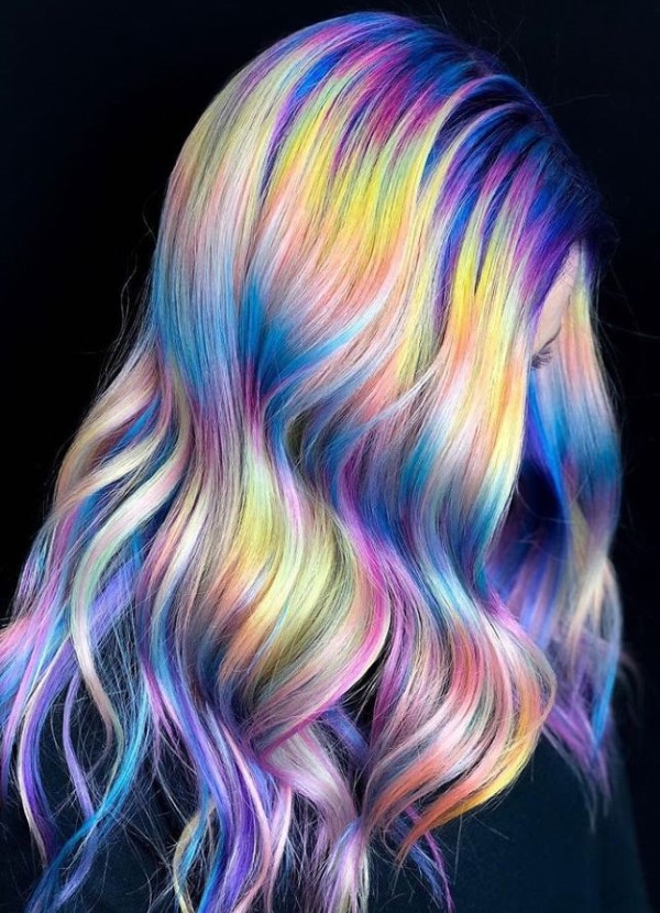 Holographic Hair – die Holo Technik ist Farbtrend Nr. 1 intensive farbpalette