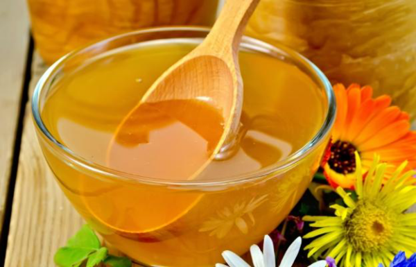Honig und Zimt Booster-Duo gesundes Getränk morgens in der Früh zu sich nehmen