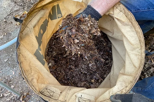 Laub Kompost selber herstellen Herbstblätter sammeln und kompostieren