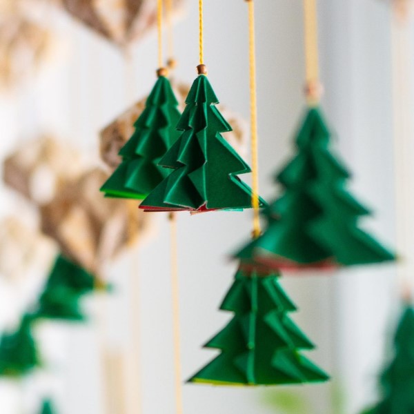 Origami Weihnachten Deko Ideen und DIY Anleitungen girlande mit christbäume