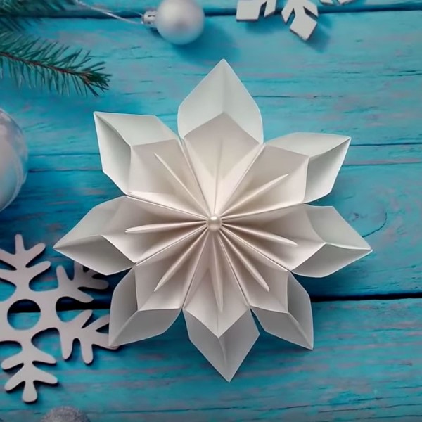 Origami Weihnachten Deko Ideen und DIY Anleitungen origami blume stern weiß