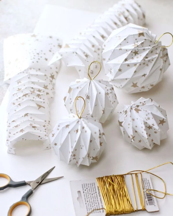 Origami Weihnachten Deko Ideen und DIY Anleitungen ornamente origami deko
