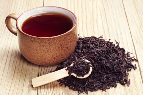 Tee trinken für inneren Glow schwarzer Tee beliebtes Getränk in Ostasien