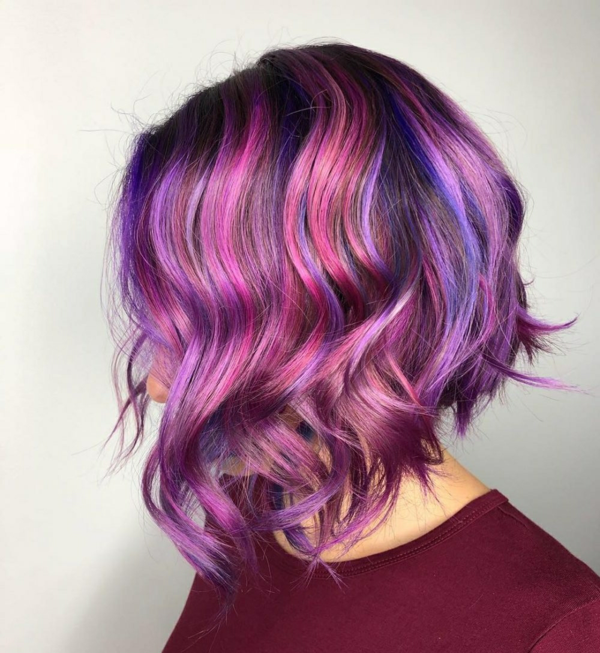coole haarfarben für kurze haare lila pink balayage