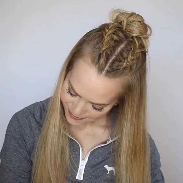 einfache Frisuren für Weihnachten halbofene lange Haare