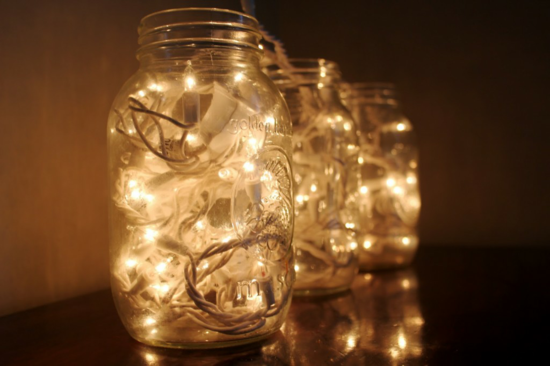 puristische weihnachtsdeko im glas mit lichterketten selber machen