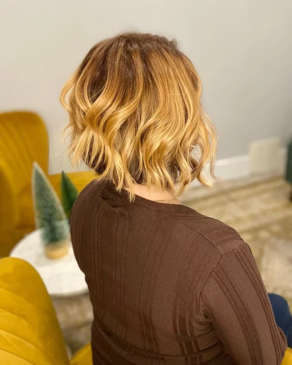 Bob Frisuren für dünnes Haar – Styling Ideen und Pflege Tipps gold blond karamell