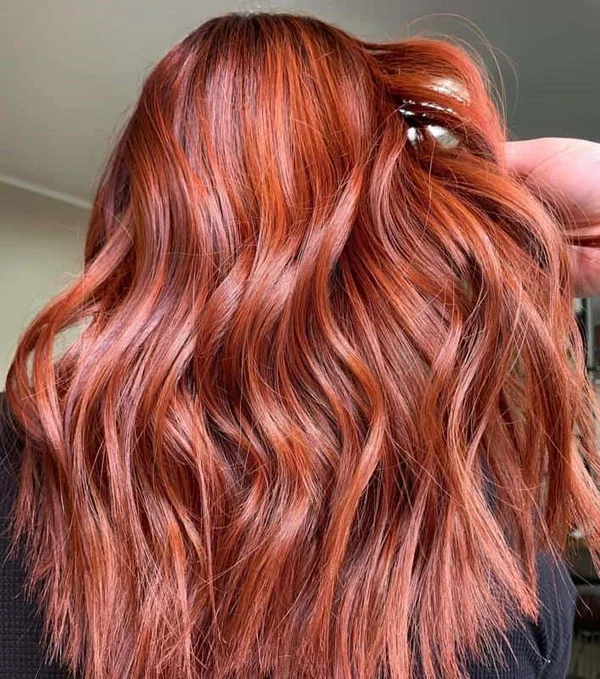 Kupfer Haarfarbe dunkle Rottöne Weihnachtsfrisuren Ideen