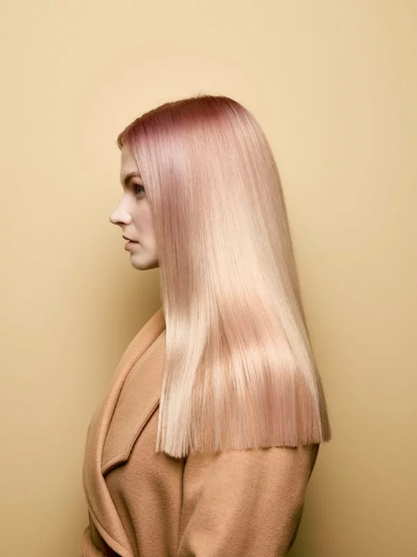 Liquid Hair Trend im Überblick – Wir verraten Ihnen die Geheimnisse! rose gold glänzend metallic