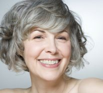 Schöne und verjüngende Bob Frisuren für Frauen ab 50