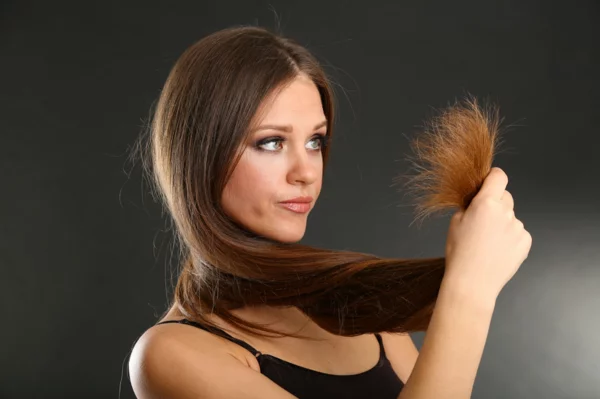 Langes Haar mit Haarspliss
