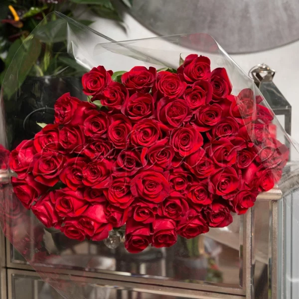 Blumensprache zum Valentinstag rote Rosen Bouquet sagen es besser als Tausende Worte