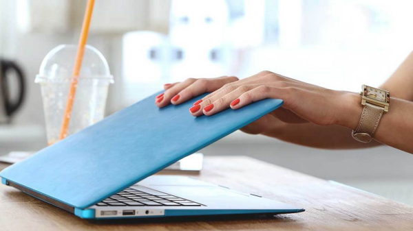 Digital Detox Digitalfasten gesunde Vorteile Laptop zumachen Offline-Zeit