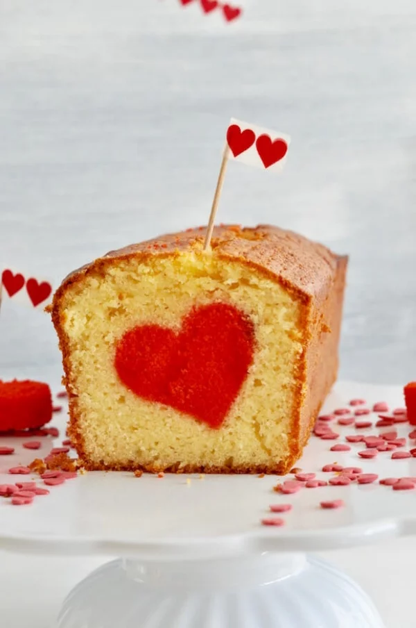 Herzkuchen selber machen süße Überraschung zum Valentinstag das Grundrezept