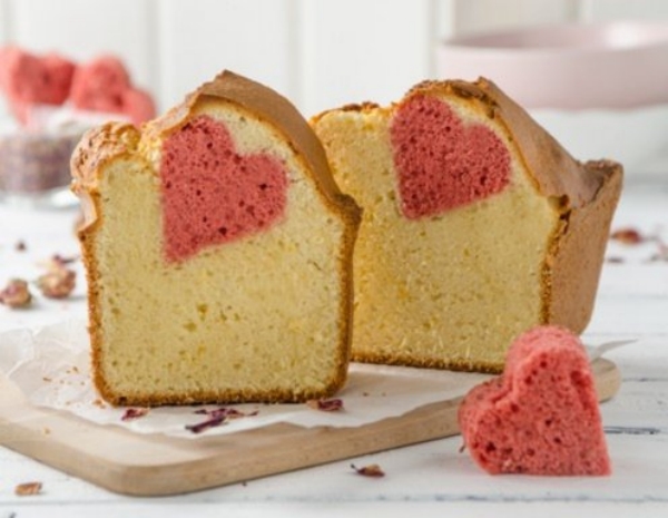 Herzkuchen selber machen süße Überraschung zum Valentinstag sich über jedes Herzchen freuen