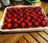 Leckeres Erdbeer-Kokos-Tiramisu – Fruchtiger Genuss im Glas