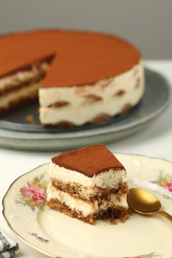 Tiramisu Torte – köstliches und einfaches Rezept für jeden festlichen Anlass einfache torte mit löffelbiskuits
