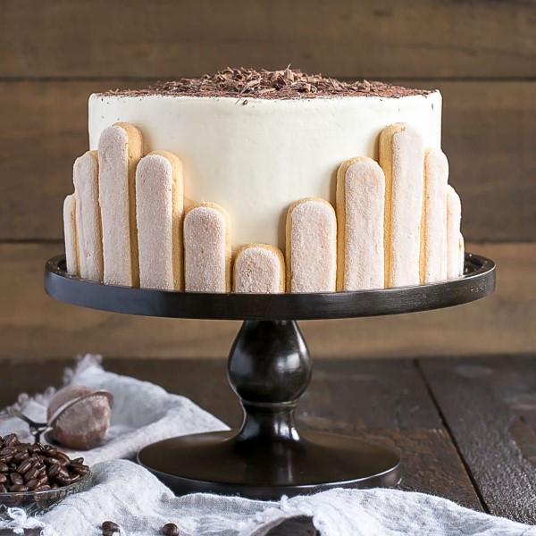 Tiramisu Torte – köstliches und einfaches Rezept für jeden festlichen Anlass leckere torte mit löffelbiskuit deko