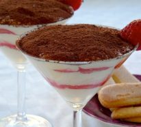 Erdbeertiramisu mit Mokkaschaum- inspirierende Ideen zum Valentinstag