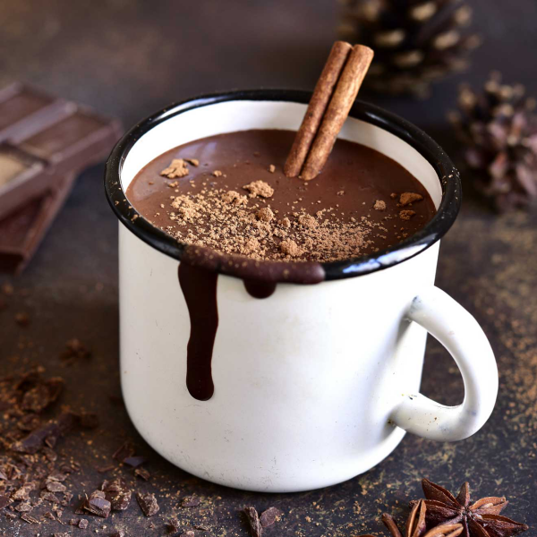 heiße Schokolade trinken enthält viele Antioxidantien bekämpf oxidativen Stress im Körper