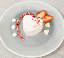 Herzform Kuchen mit Panna Cotta zum Valentinstag oder einfach so!